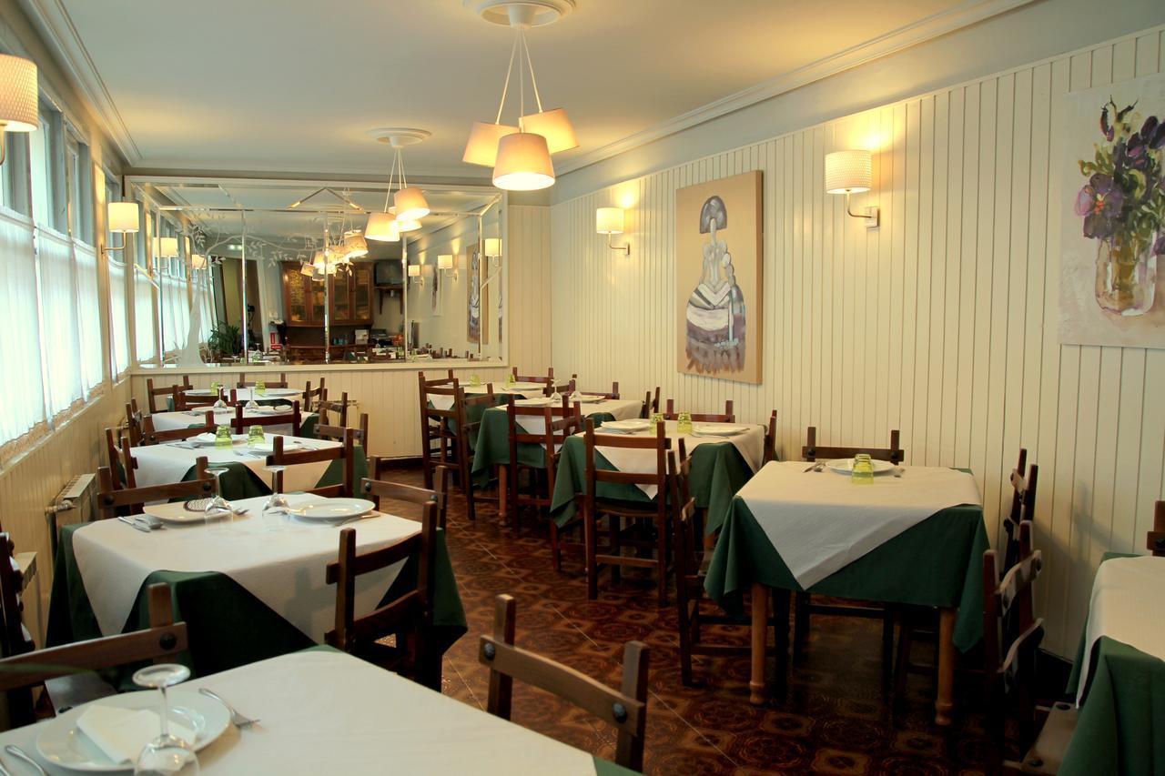 Hostal Pachin Mieres  Exterior foto